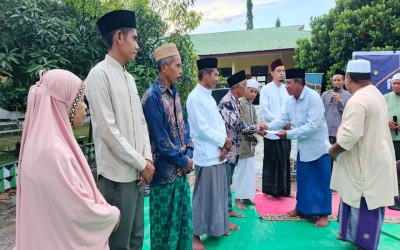 Implementasi Kemenag Berdampak, MTs Negeri Manggarai Beri Penghargaan kepada 8 Guru Ngaji di Reo